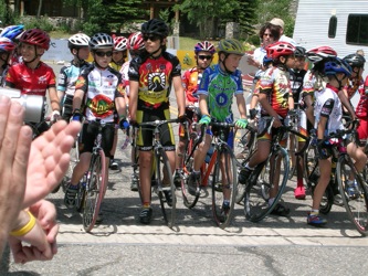 Avery (in back) lines-up for 10-12 year old championshp race.