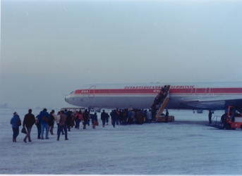 Prague Airport, CSA airliner, Bucknell students, 01/1979.